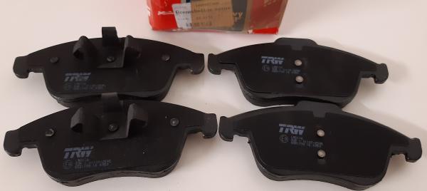 Bremsbeläge TRW 440608746R - Renault